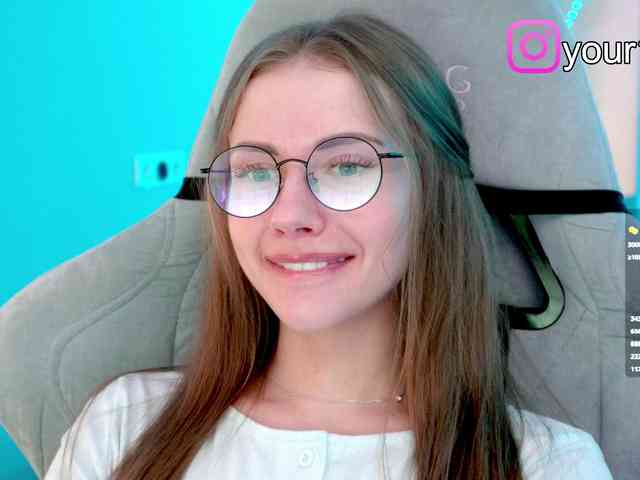 VikkiExtraCheese webcam