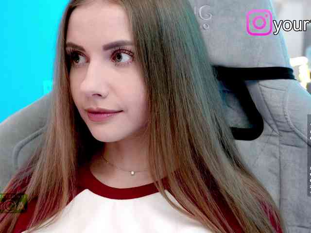 VikkiExtraCheese webcam