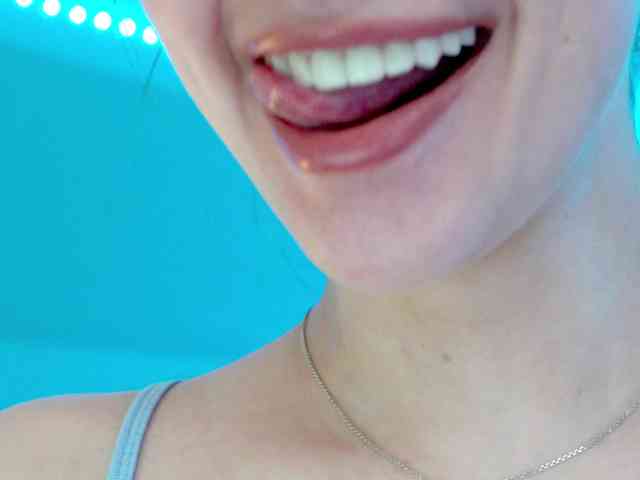 VikkiExtraCheese webcam