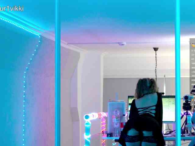 VikkiExtraCheese webcam