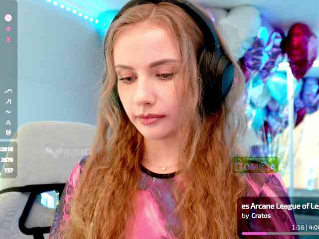 adult cam -VikkiL0vesCheese-