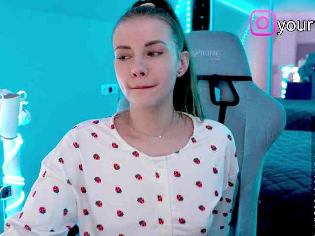 VikkiExtraCheese webcam