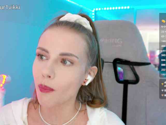 VikkiExtraCheese webcam