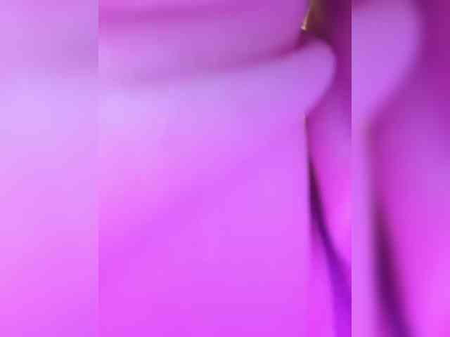 VikkiExtraCheese webcam