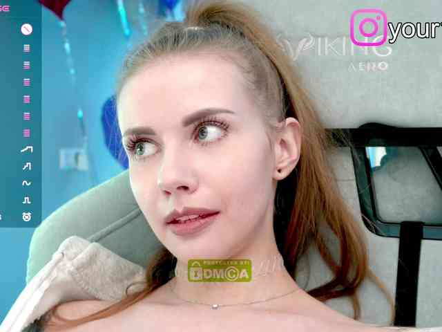 VikkiExtraCheese webcam