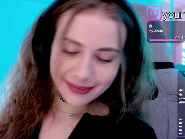 VikkiExtraCheese webcam