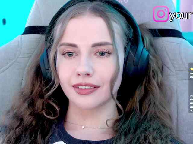 VikkiExtraCheese webcam