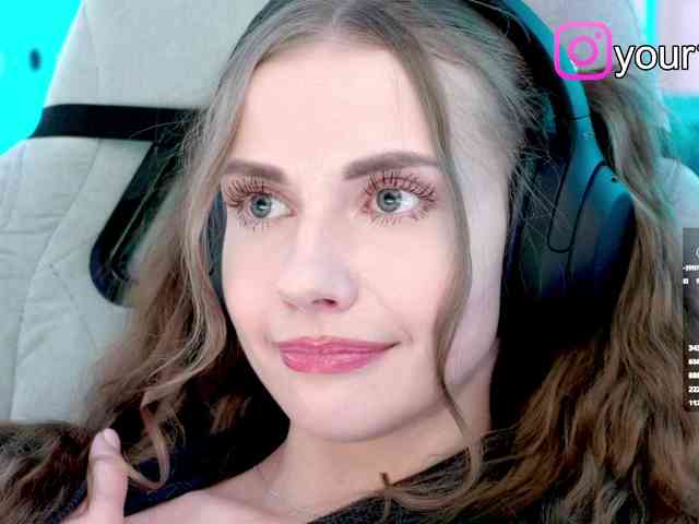 VikkiExtraCheese webcam