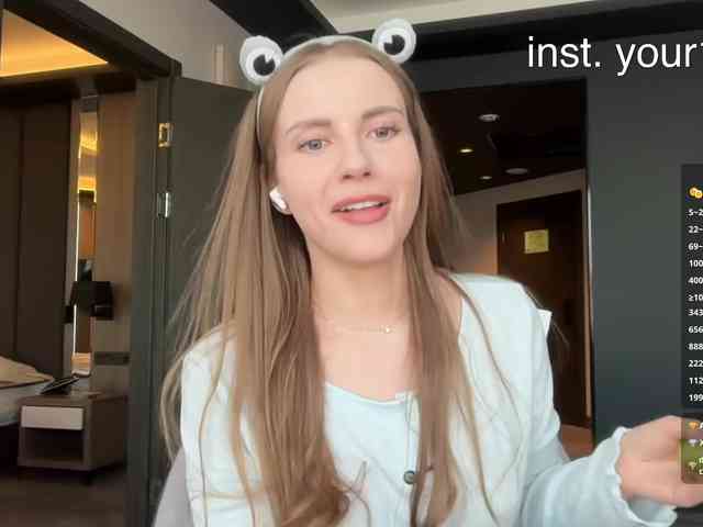 VikkiExtraCheese webcam