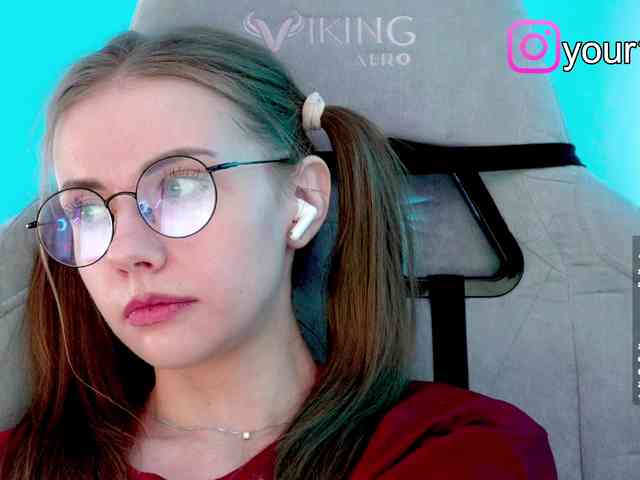 VikkiExtraCheese webcam