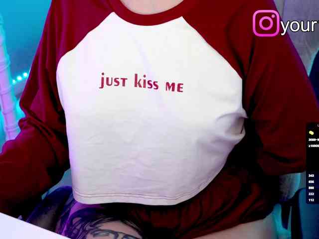 VikkiExtraCheese webcam