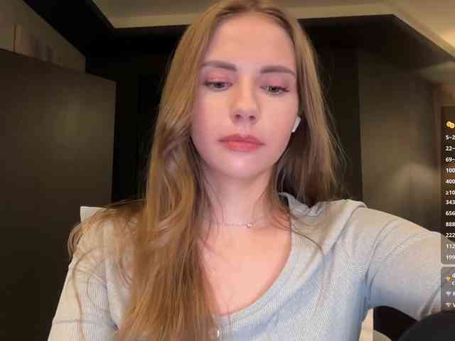 -VikkiL0vesChees... Live Webcam on BongaCams