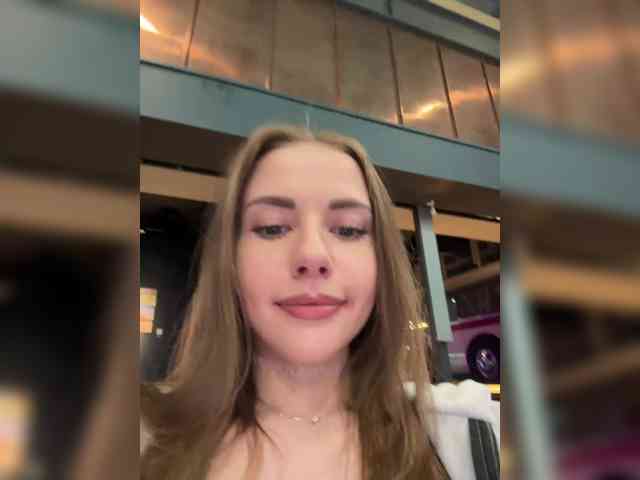-VikkiL0vesChees... Live Webcam on BongaCams