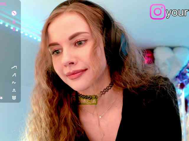 real web cam show -VikkiL0vesCheese-