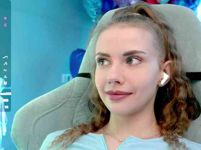VikkiExtraCheese webcam
