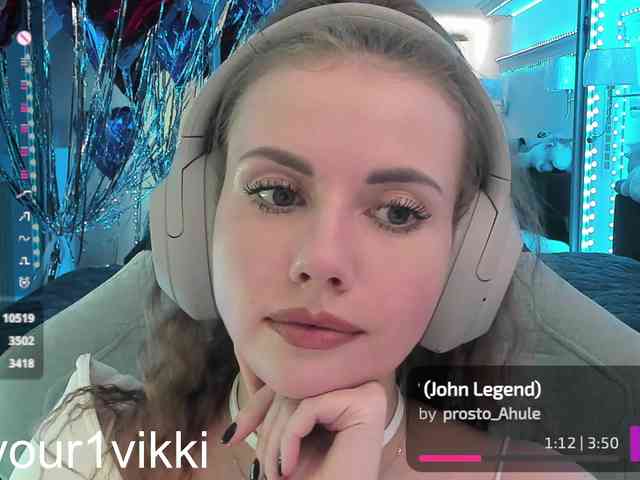 -VikkiL0vesCheese-