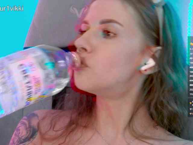 VikkiExtraCheese webcam