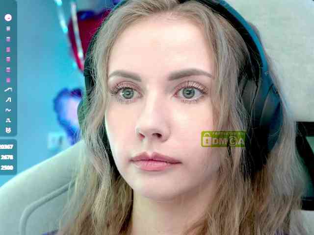 VikkiExtraCheese webcam