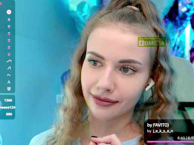 VikkiExtraCheese webcam