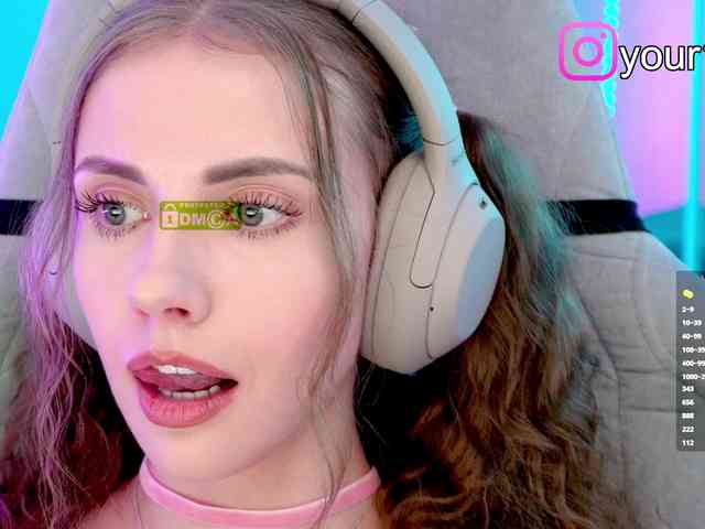 VikkiExtraCheese webcam