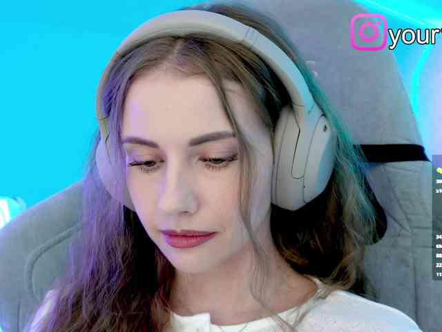 VikkiExtraCheese webcam