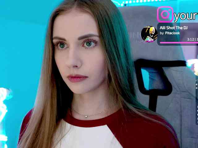 VikkiExtraCheese webcam