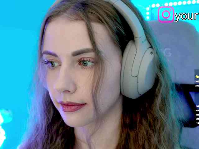 VikkiExtraCheese webcam