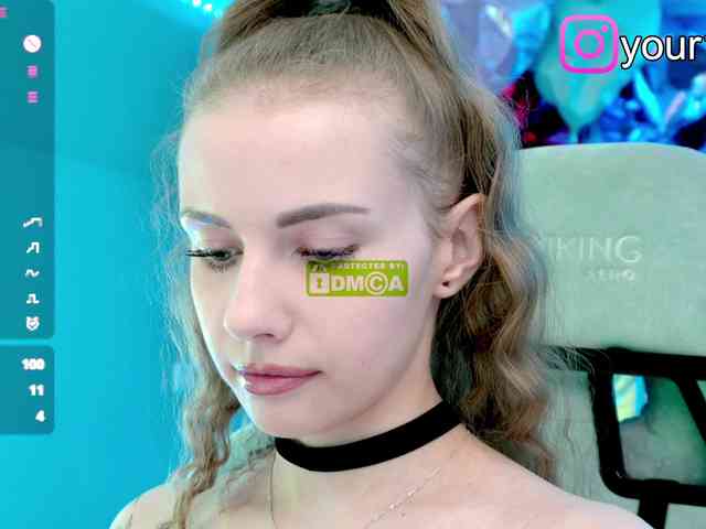 VikkiExtraCheese webcam