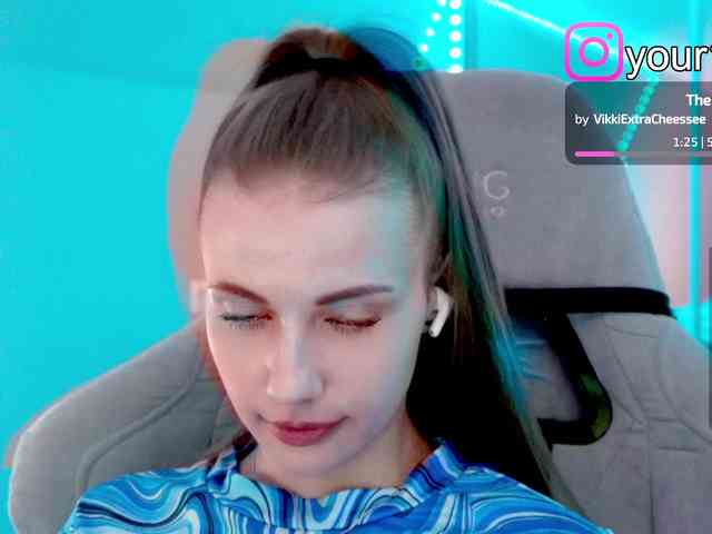 VikkiExtraCheese webcam