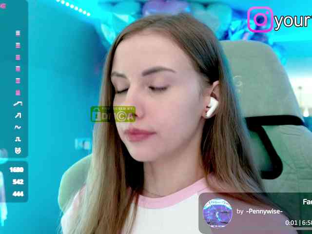VikkiExtraCheese webcam