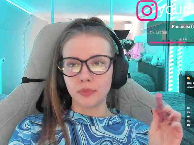 VikkiExtraCheese webcam