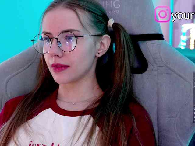 VikkiExtraCheese webcam