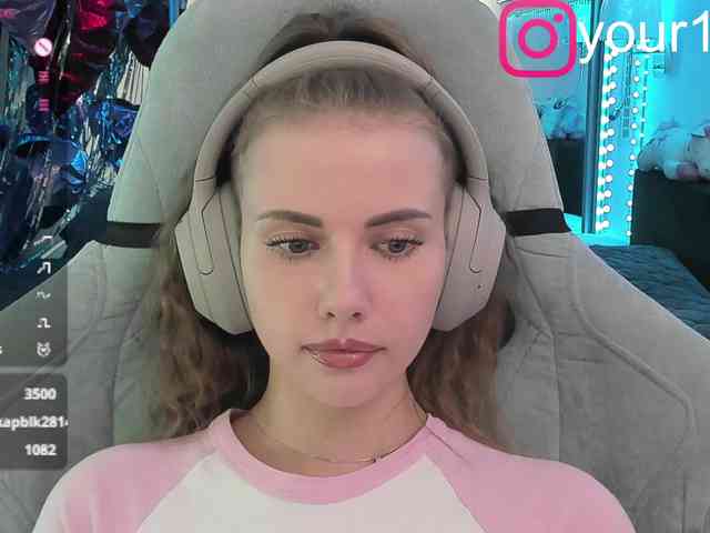 VikkiExtraCheese webcam