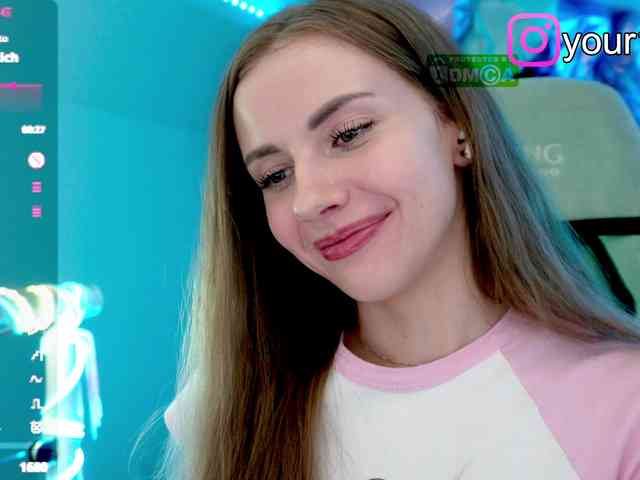 VikkiExtraCheese webcam