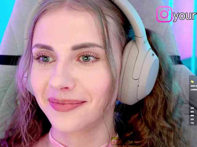 VikkiExtraCheese webcam