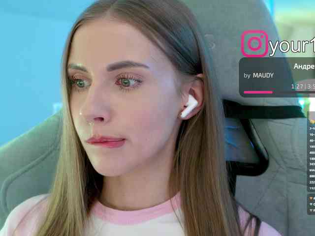 VikkiExtraCheese webcam