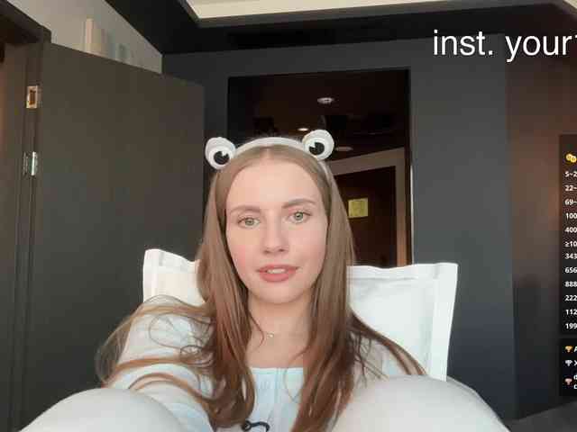 VikkiExtraCheese webcam