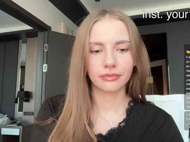 VikkiExtraCheese webcam