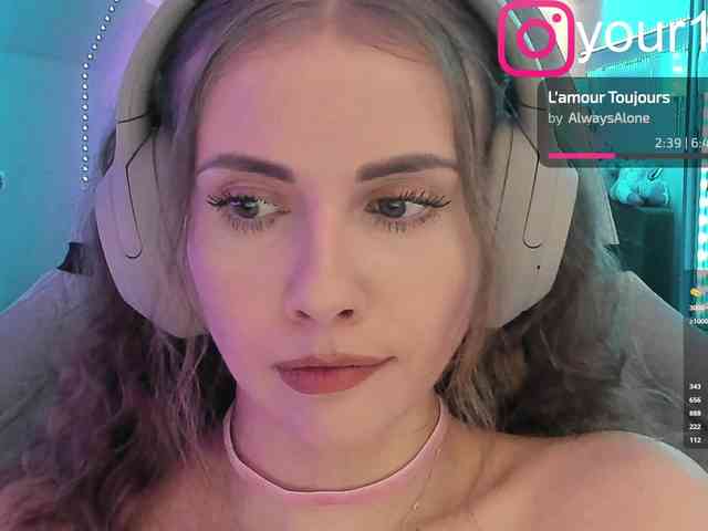 VikkiExtraCheese webcam