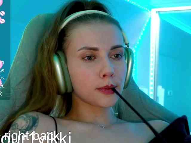 VikkiExtraCheese webcam