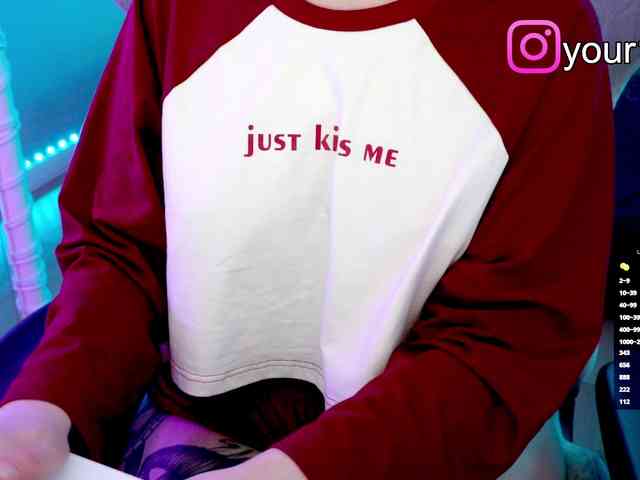 VikkiExtraCheese webcam