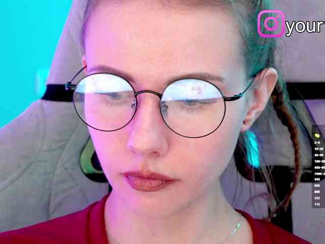 VikkiExtraCheese webcam