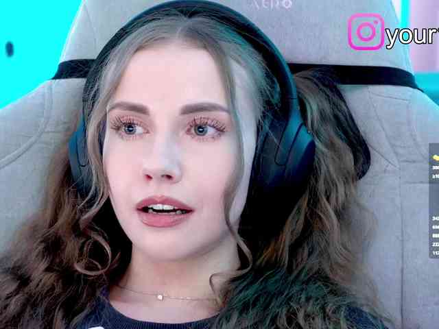 VikkiExtraCheese webcam