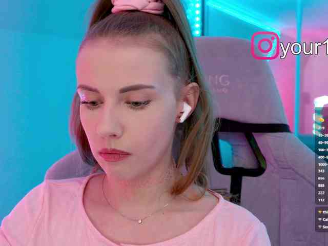 VikkiExtraCheese webcam