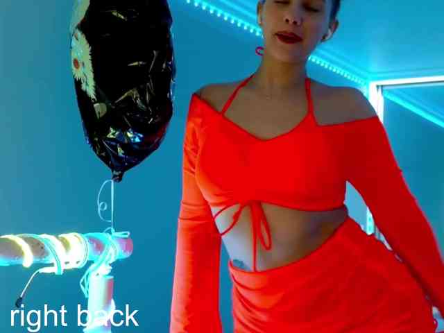 VikkiExtraCheese webcam