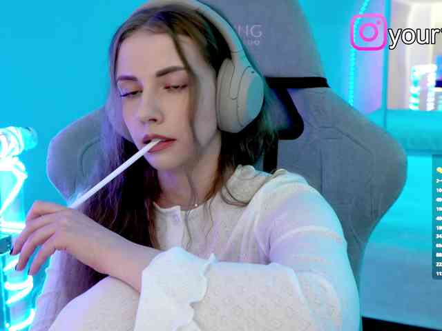 VikkiExtraCheese webcam