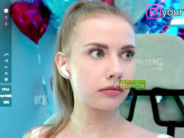 VikkiExtraCheese webcam