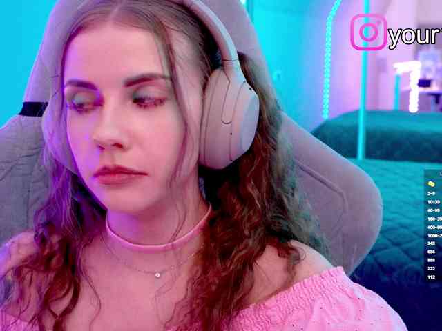 VikkiExtraCheese webcam