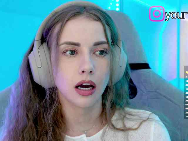 VikkiExtraCheese webcam