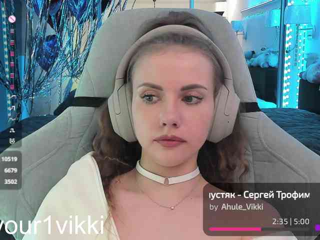 -VikkiL0vesCheese-